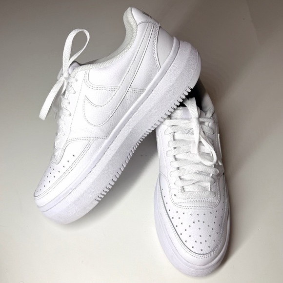 Nike Women’s Court Vision Alta LTR White Platform Sneakers Size - 10 - Picture 4 of 9